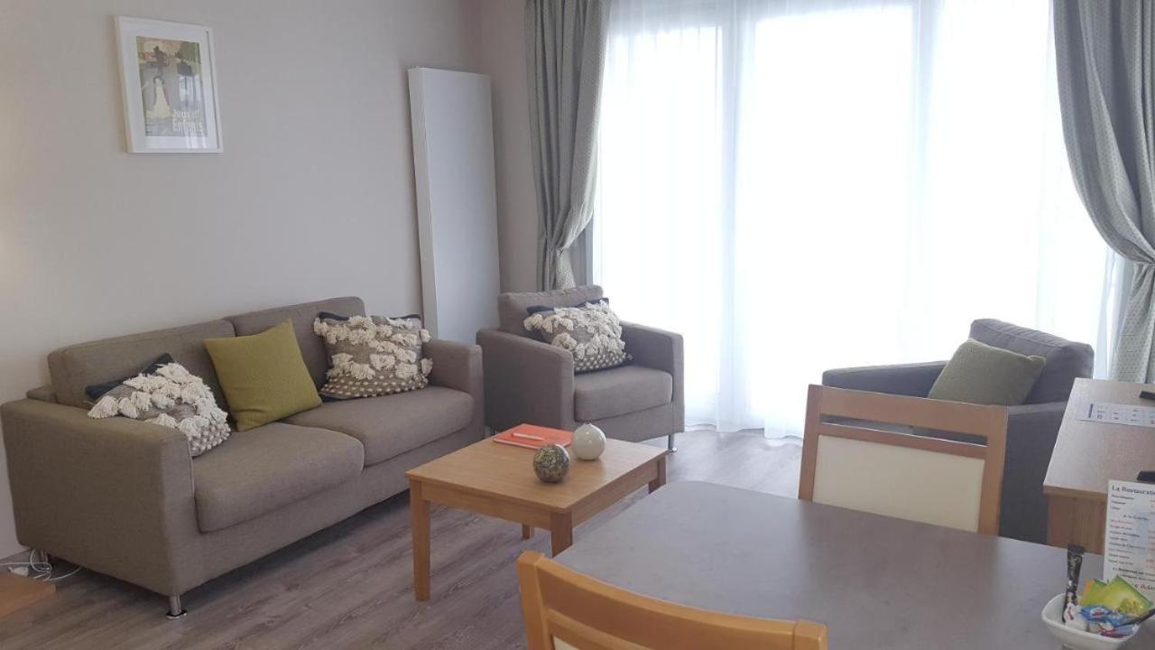 Residence Seniors Domitys Les Hautes Feuilles Reims Exterior foto