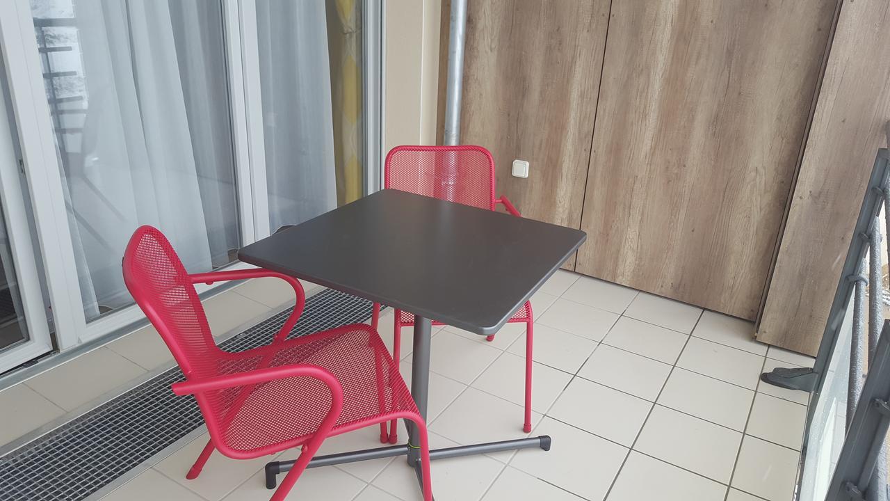 Residence Seniors Domitys Les Hautes Feuilles Reims Exterior foto